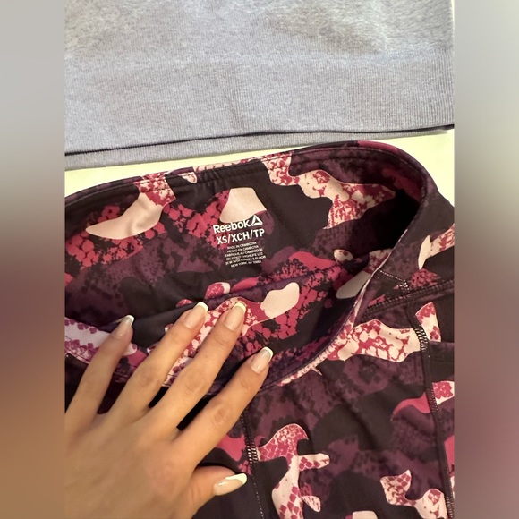 Boohoo - Picture 3 of 3